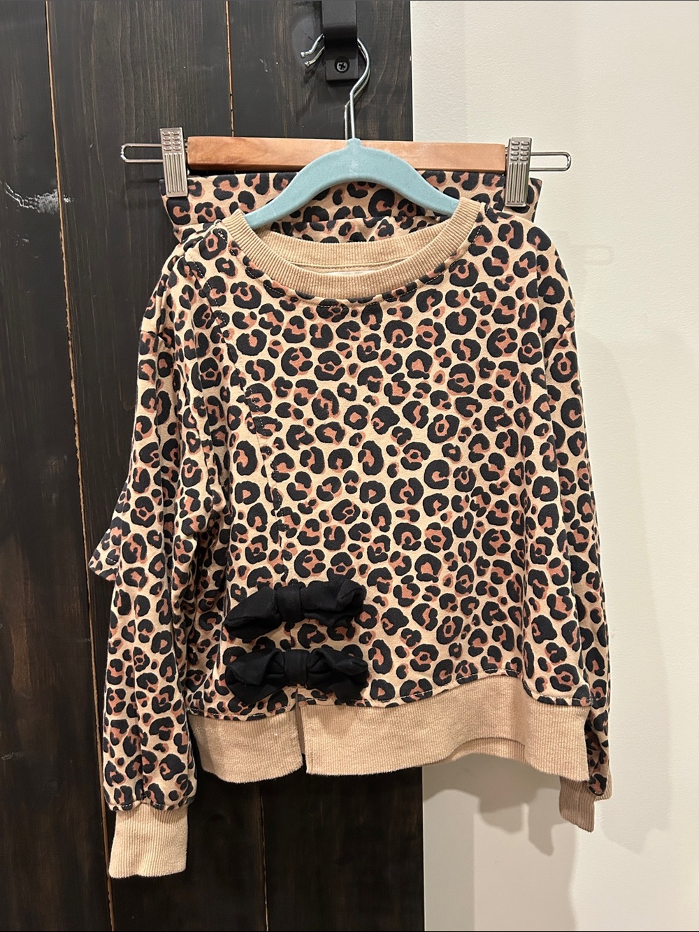 Girls Leopard Print Sweatshirt/skirt Set